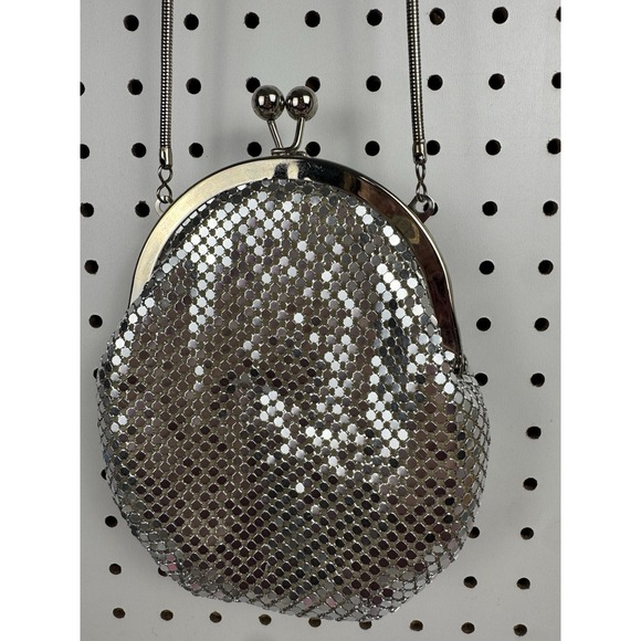 Handbags - 1970s Silver Metal‎ Mesh Disco Glam Evening Bag Vintage Kiss Lock Purse